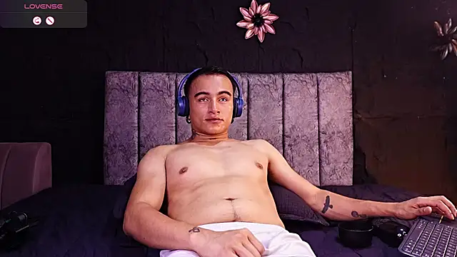 แชท XXX สดของ LiamDeep