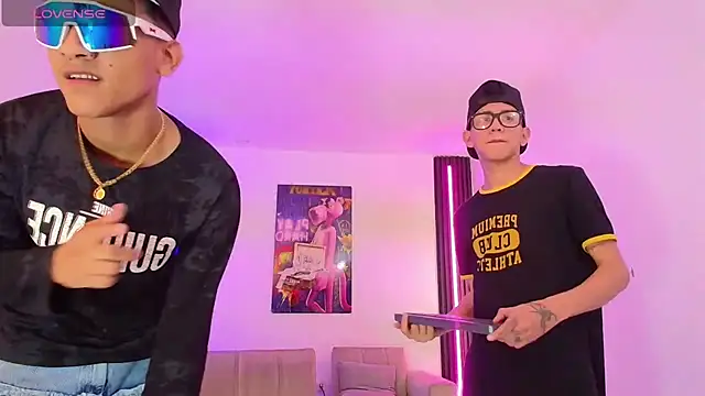 Marcus_and_Tony webcam show