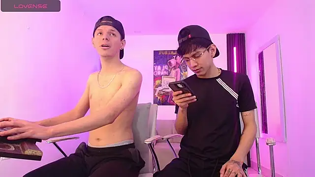 Marcus_and_Tony webcam show