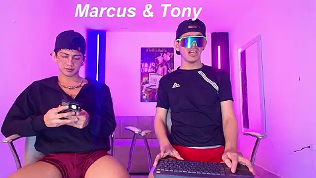 Marcus_and_Tony Webcamshow