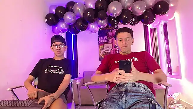 Marcus_and_Tony Show Webcam
