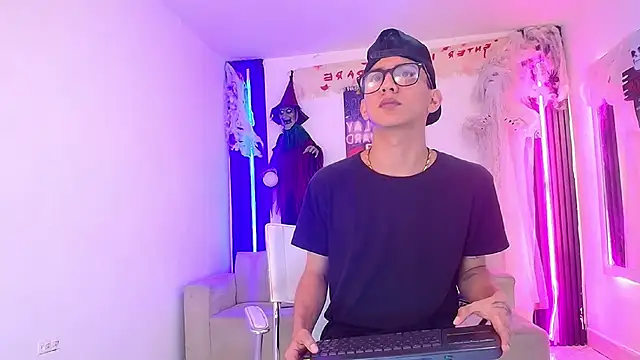 Marcus_and_Tony Adlı Modelin Web Kamerası Şovu