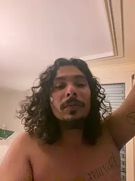 daddyvibes: διαδικτυακό σόου στην κάμερα