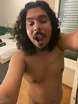 Show modela daddyvibes na web-kameri