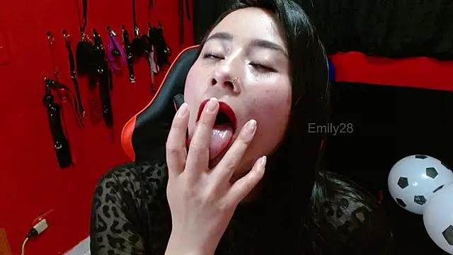 Emily_Slave28's Webcam Show