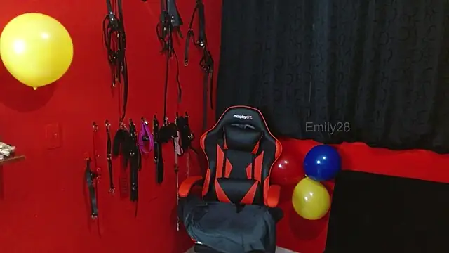Emily_Slave28 Pertunjukan Webcam