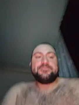 StrictBobby: διαδικτυακό σόου στην κάμερα