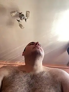 StrictBobby Show in webcam