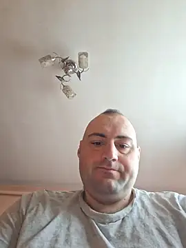 StrictBobby Show in webcam