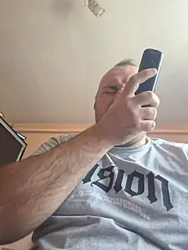 StrictBobby webkamerás műsora
