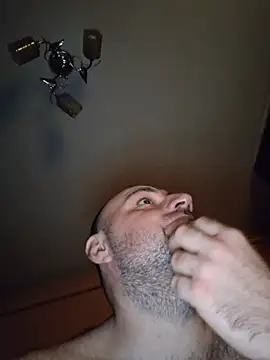 StrictBobby webcam show