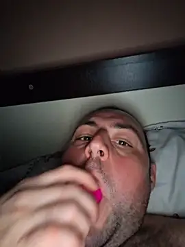 StrictBobby – webcam-show