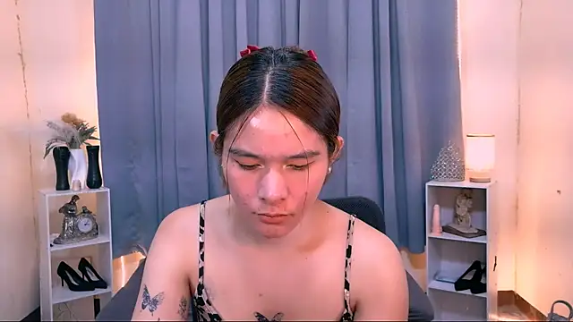 Mimi_Mckinley Show in webcam