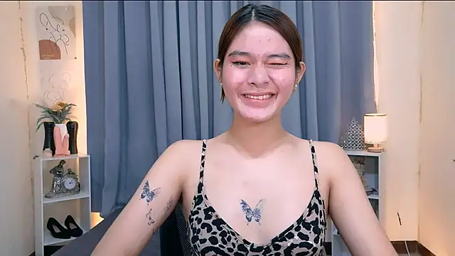 Mimi_Mckinley Pertunjukan Webcam
