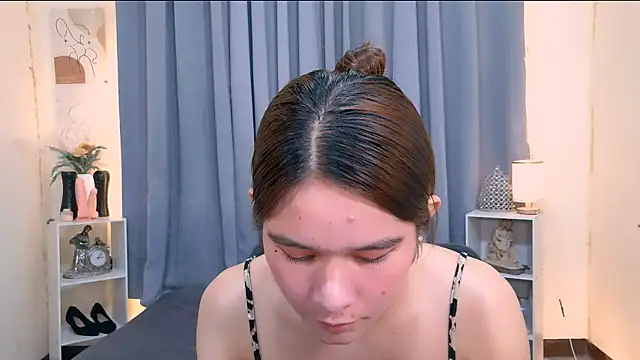 Mimi_Mckinley Pertunjukan Webcam