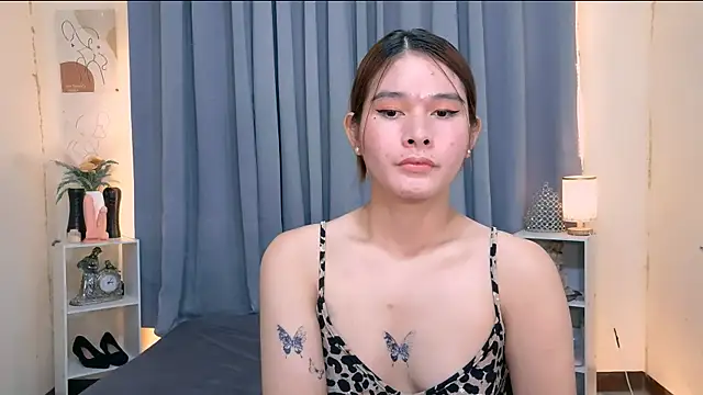 Mimi_Mckinley Pertunjukan Webcam