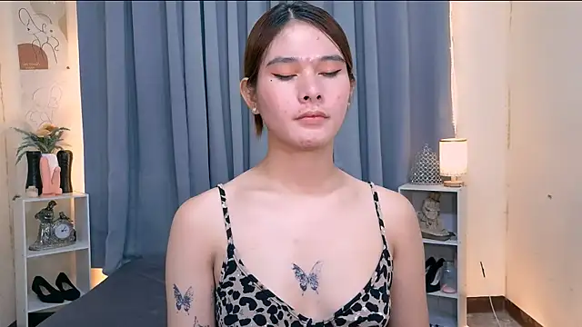 Mimi_Mckinley Pertunjukan Webcam