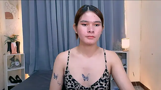Mimi_Mckinley Pertunjukan Webcam