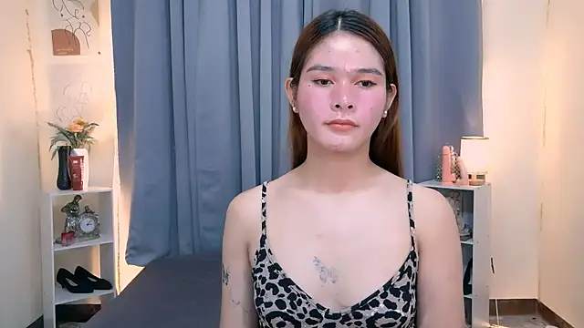 Mimi_Mckinley Pertunjukan Webcam