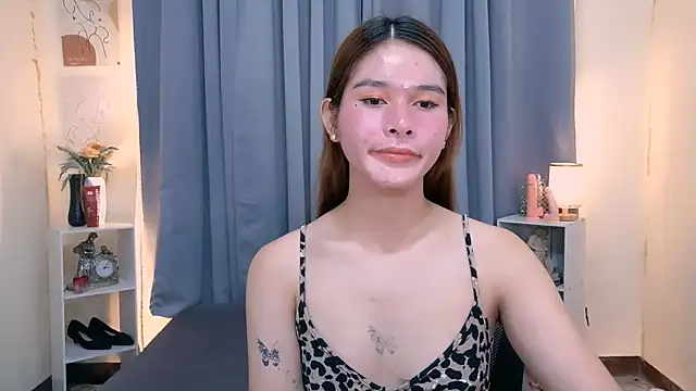 Mimi_Mckinley Pertunjukan Webcam
