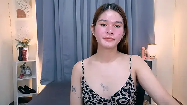 Mimi_Mckinley Pertunjukan Webcam