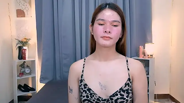 Mimi_Mckinley Pertunjukan Webcam