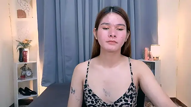 Mimi_Mckinley Pertunjukan Webcam