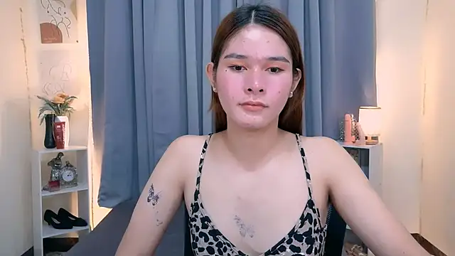 Mimi_Mckinley Pertunjukan Webcam