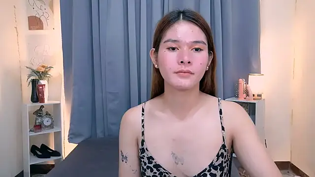 Mimi_Mckinley Pertunjukan Webcam