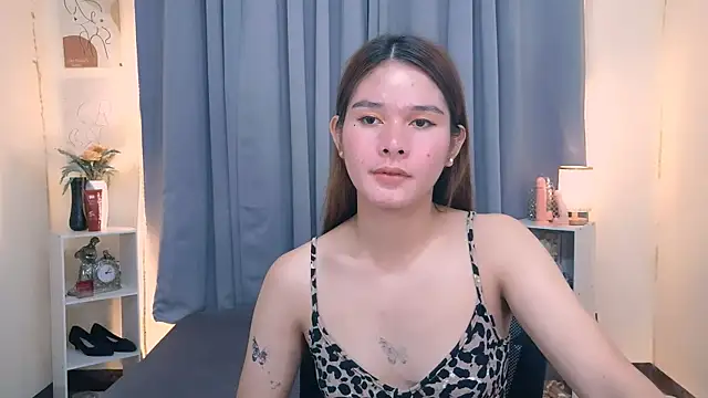 Mimi_Mckinley Pertunjukan Webcam