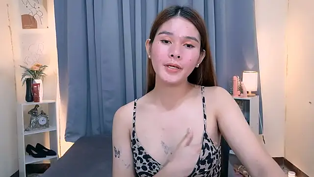 Mimi_Mckinley Pertunjukan Webcam