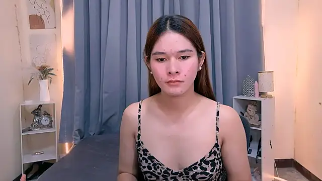 Mimi_Mckinleyn Webbikameraesitys