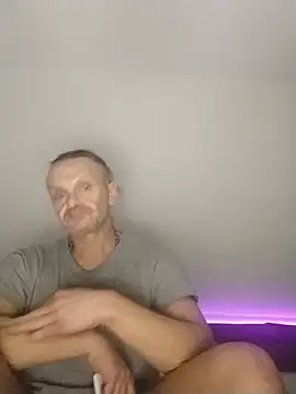 INVISIBLEKUBA webcam show