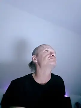Webkamerová show INVISIBLEKUBA