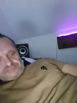 Show modela INVISIBLEKUBA na web-kameri