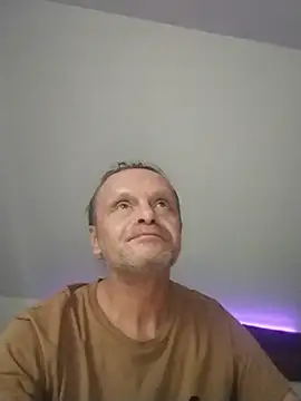Show de INVISIBLEKUBA na webcam