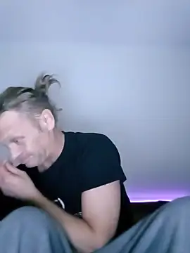 عرض كام INVISIBLEKUBA