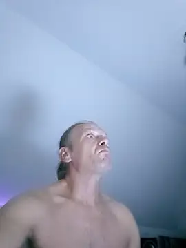 Webkamerová show INVISIBLEKUBA