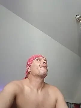 Webkamerová show INVISIBLEKUBA