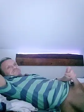 Pokazy przed kamerką – INVISIBLEKUBA