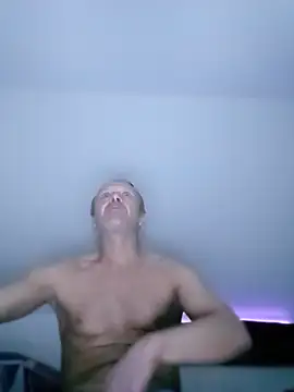 INVISIBLEKUBAn Webbikameraesitys