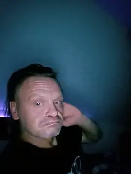 Show de INVISIBLEKUBA na webcam