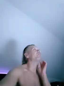 INVISIBLEKUBAn Webbikameraesitys