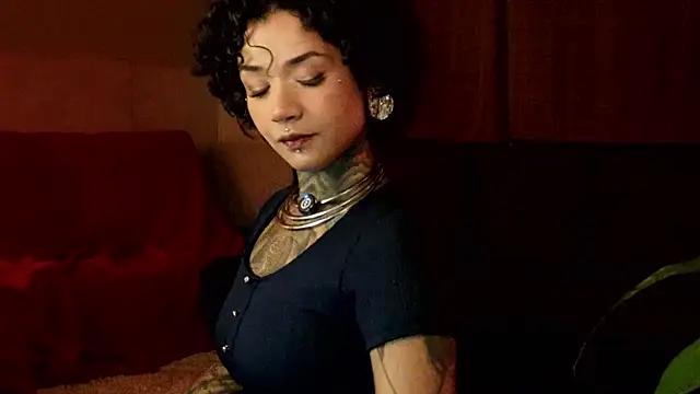 NinaKallen élő XXX-chatje