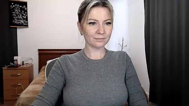 ParadiseAlina's Live Chat Room
