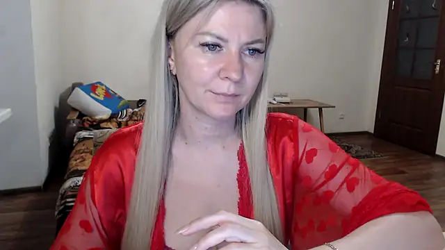 Chat +18 de ParadiseAlina ao vivo