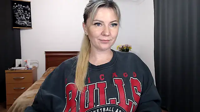 Chat +18 de ParadiseAlina ao vivo