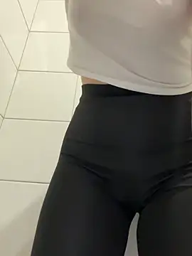 Cumonmme Adlı Modelin Web Kamerası Şovu