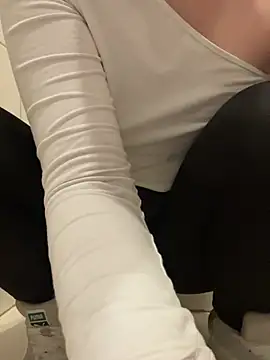 Cumonmme Adlı Modelin Web Kamerası Şovu