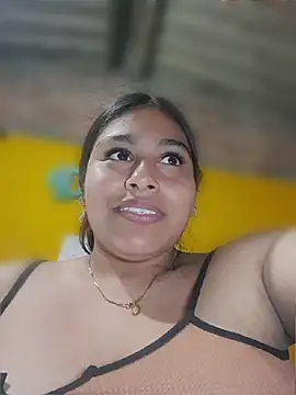 Chat +18 de zairabreze ao vivo